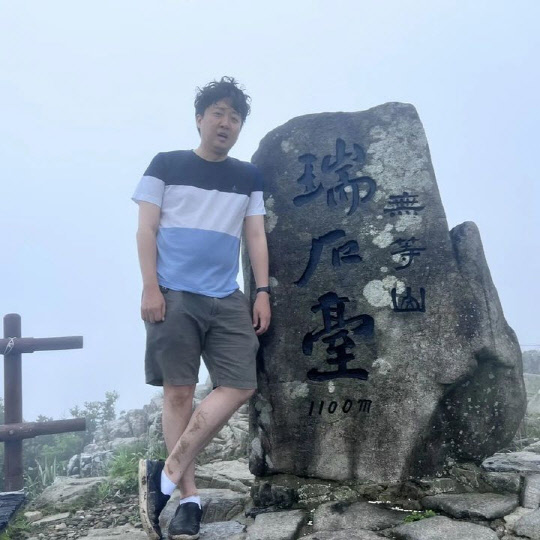 이준석 국민의힘 대표가 당 중앙윤리위원회로부터 당원권 정지 6개월 중징계를 받은 뒤 닷새 만인 13일 자신의 페이스북에 광주 무등산 등반 사진을 게재하며 자신의 근황을 알렸다.<이준석 국민의힘 대표 페이스북>